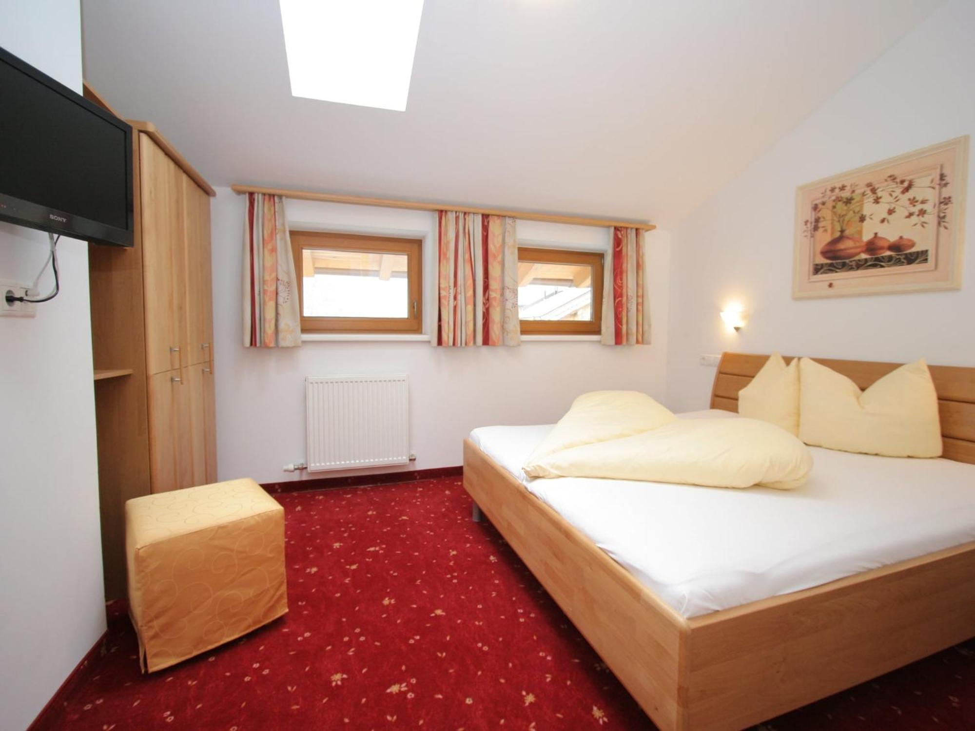 Spacious Apartment In Uderns Near Ski Area ภายนอก รูปภาพ