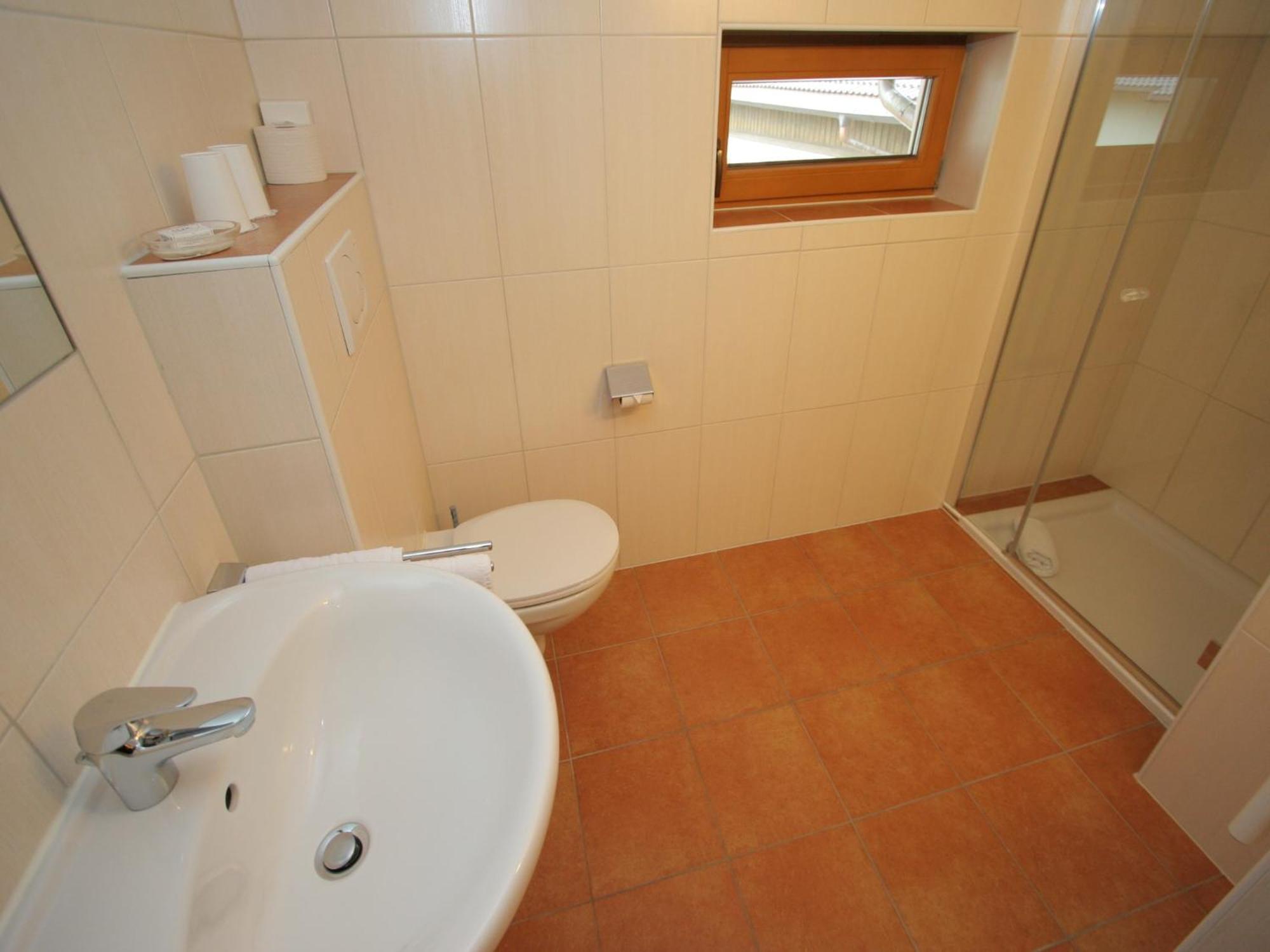 Spacious Apartment In Uderns Near Ski Area ภายนอก รูปภาพ