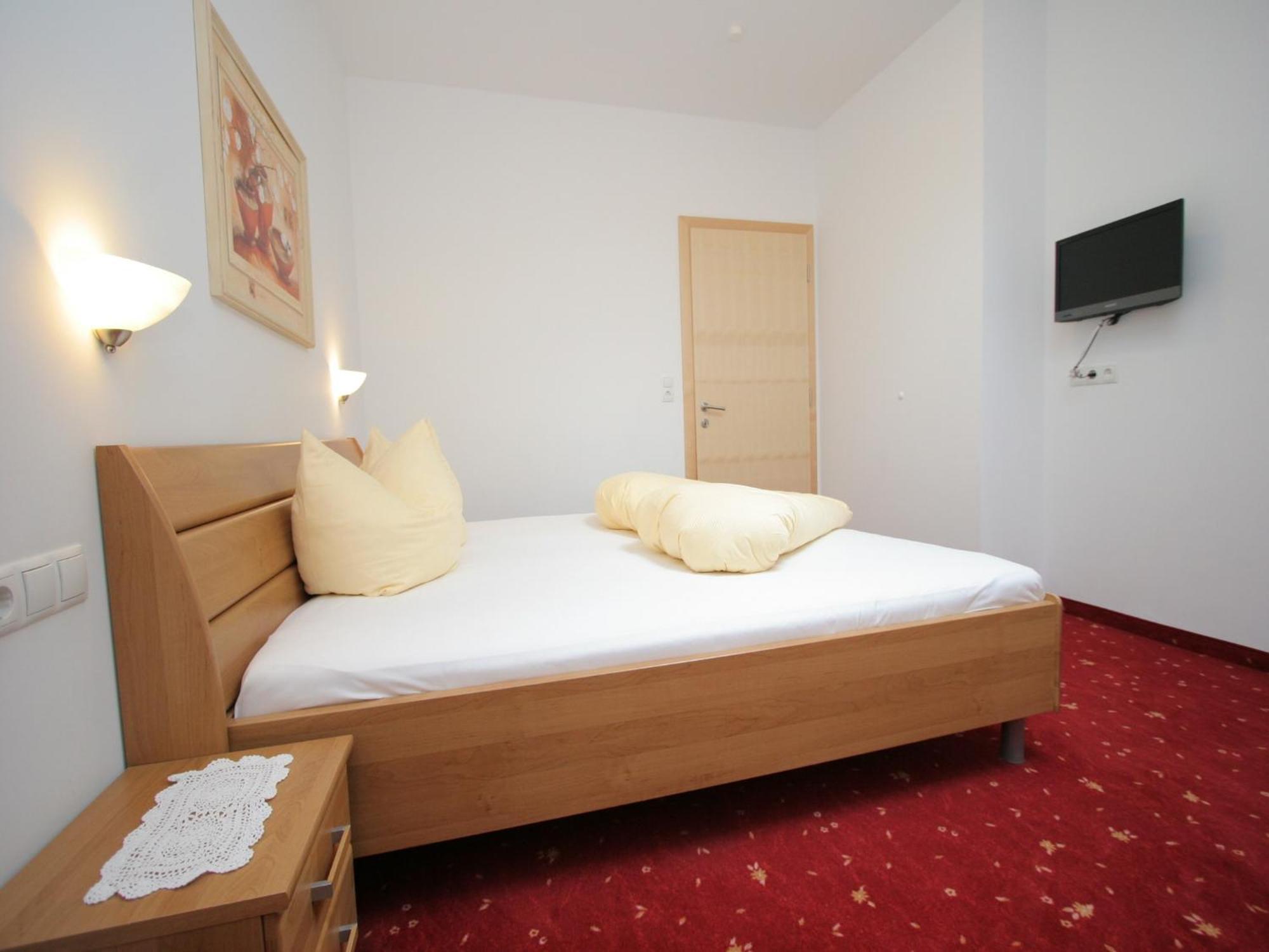 Spacious Apartment In Uderns Near Ski Area ภายนอก รูปภาพ