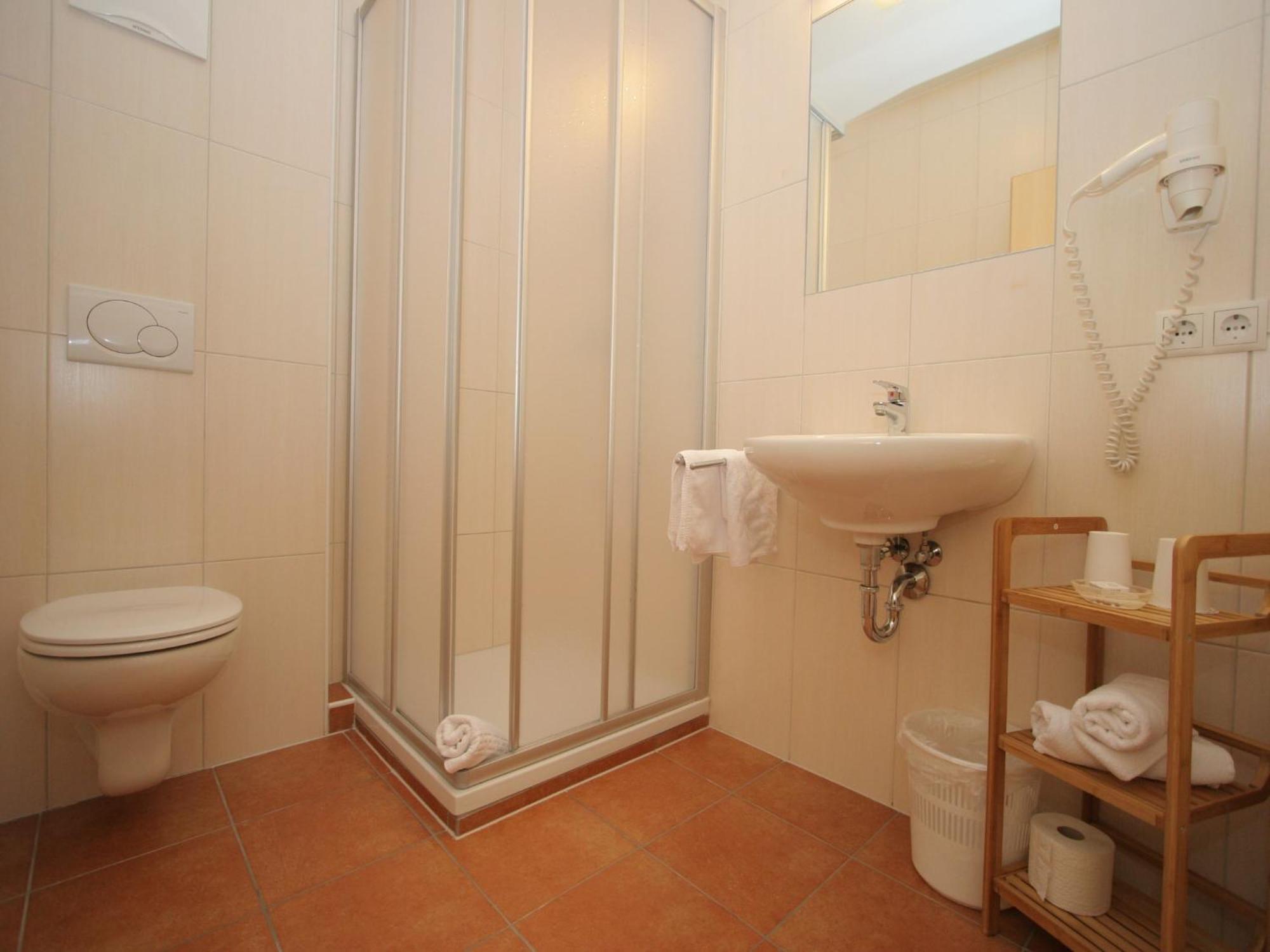 Spacious Apartment In Uderns Near Ski Area ภายนอก รูปภาพ