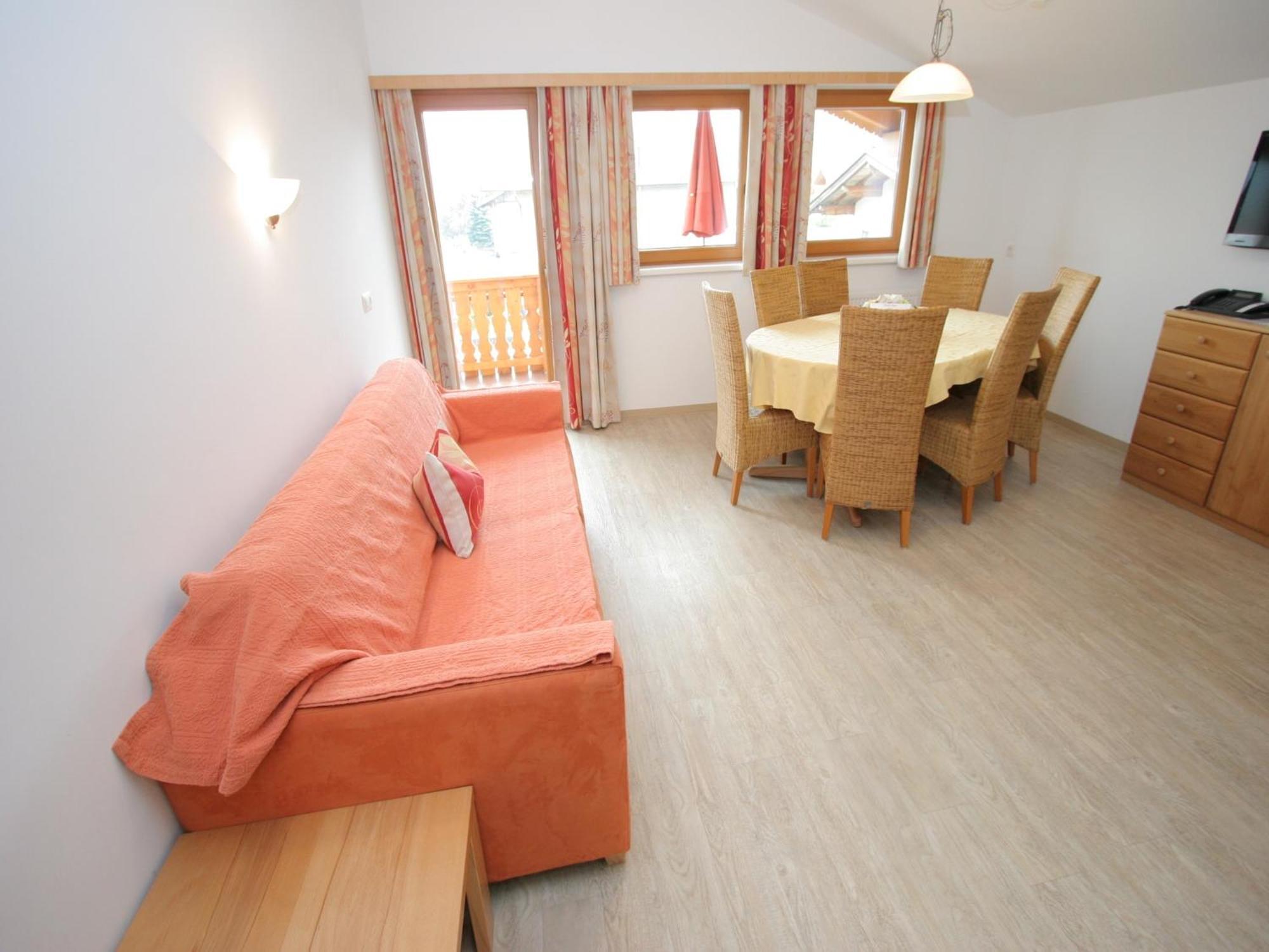 Spacious Apartment In Uderns Near Ski Area ภายนอก รูปภาพ