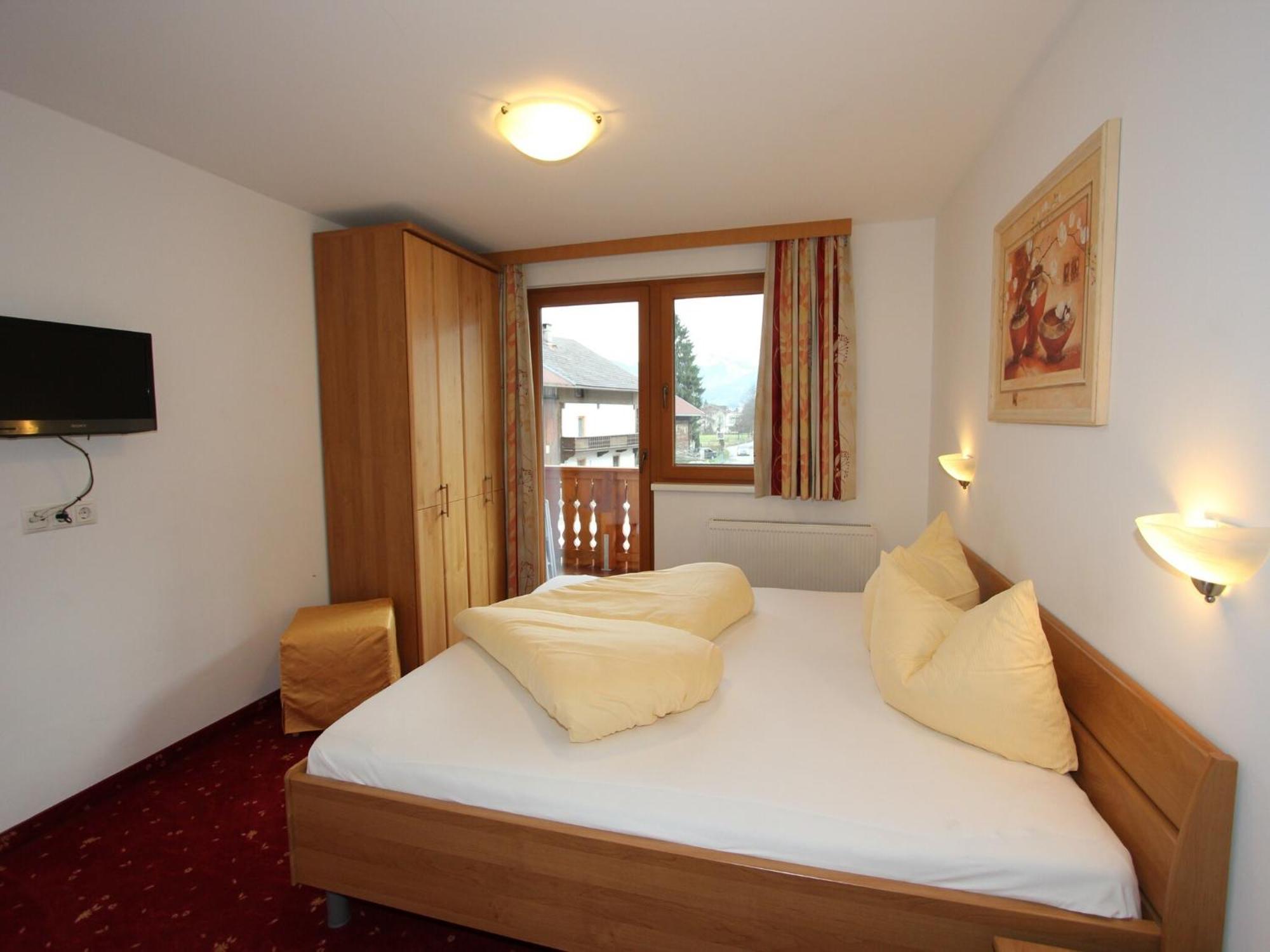 Spacious Apartment In Uderns Near Ski Area ภายนอก รูปภาพ