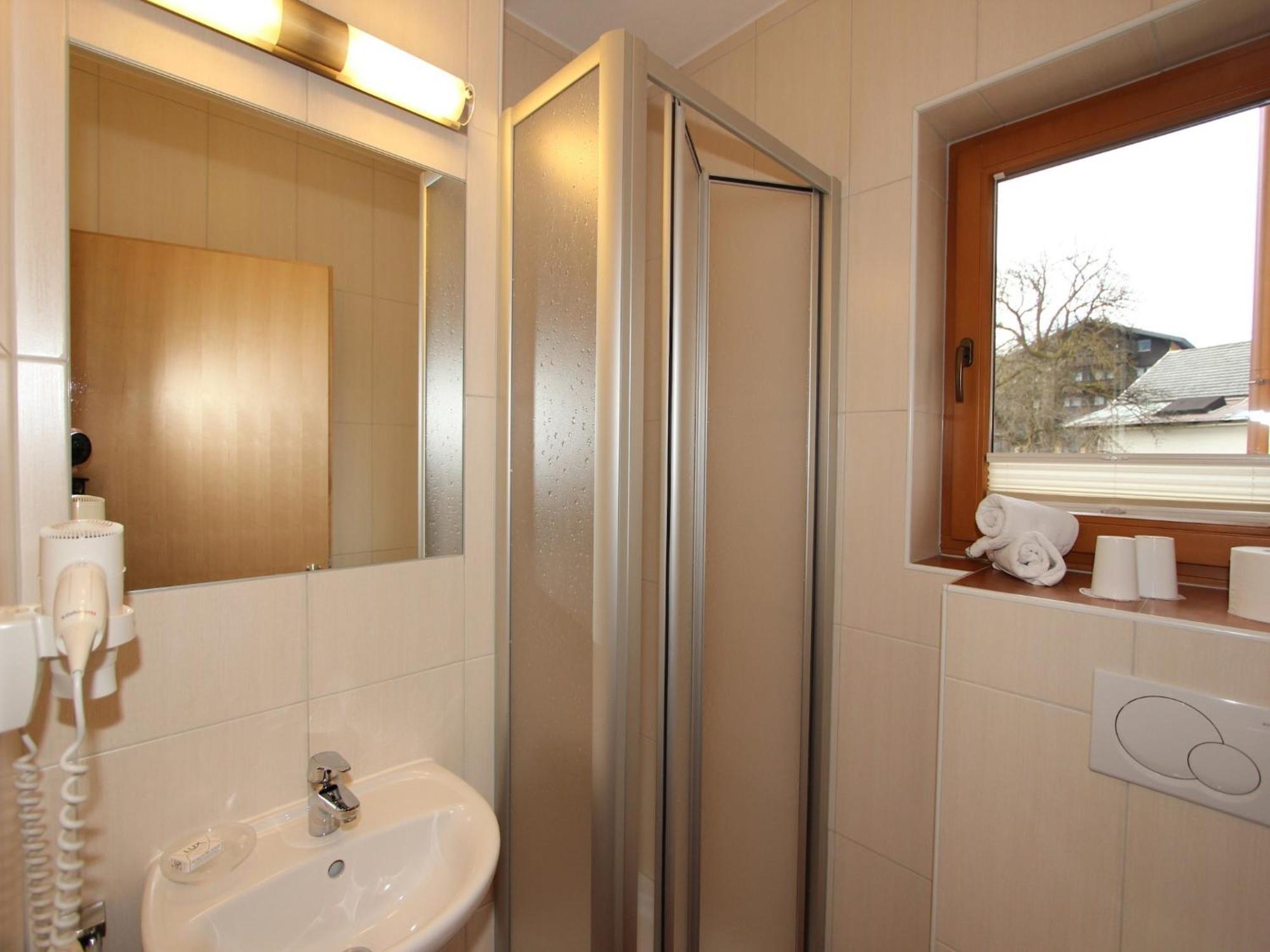 Spacious Apartment In Uderns Near Ski Area ภายนอก รูปภาพ
