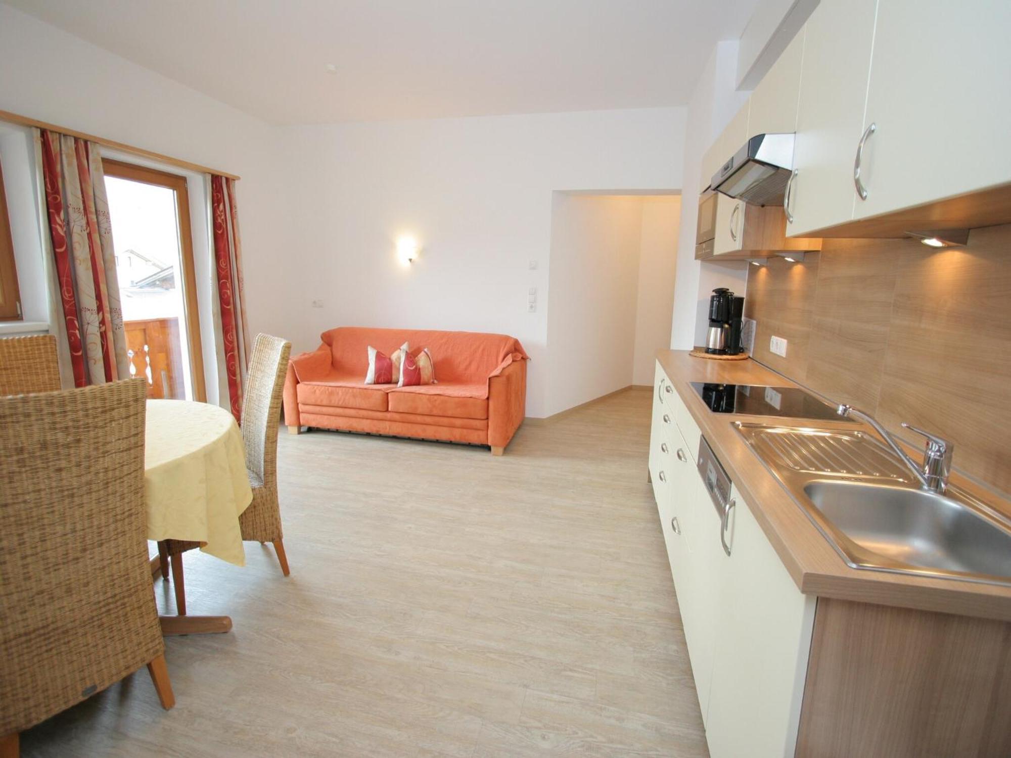 Spacious Apartment In Uderns Near Ski Area ภายนอก รูปภาพ