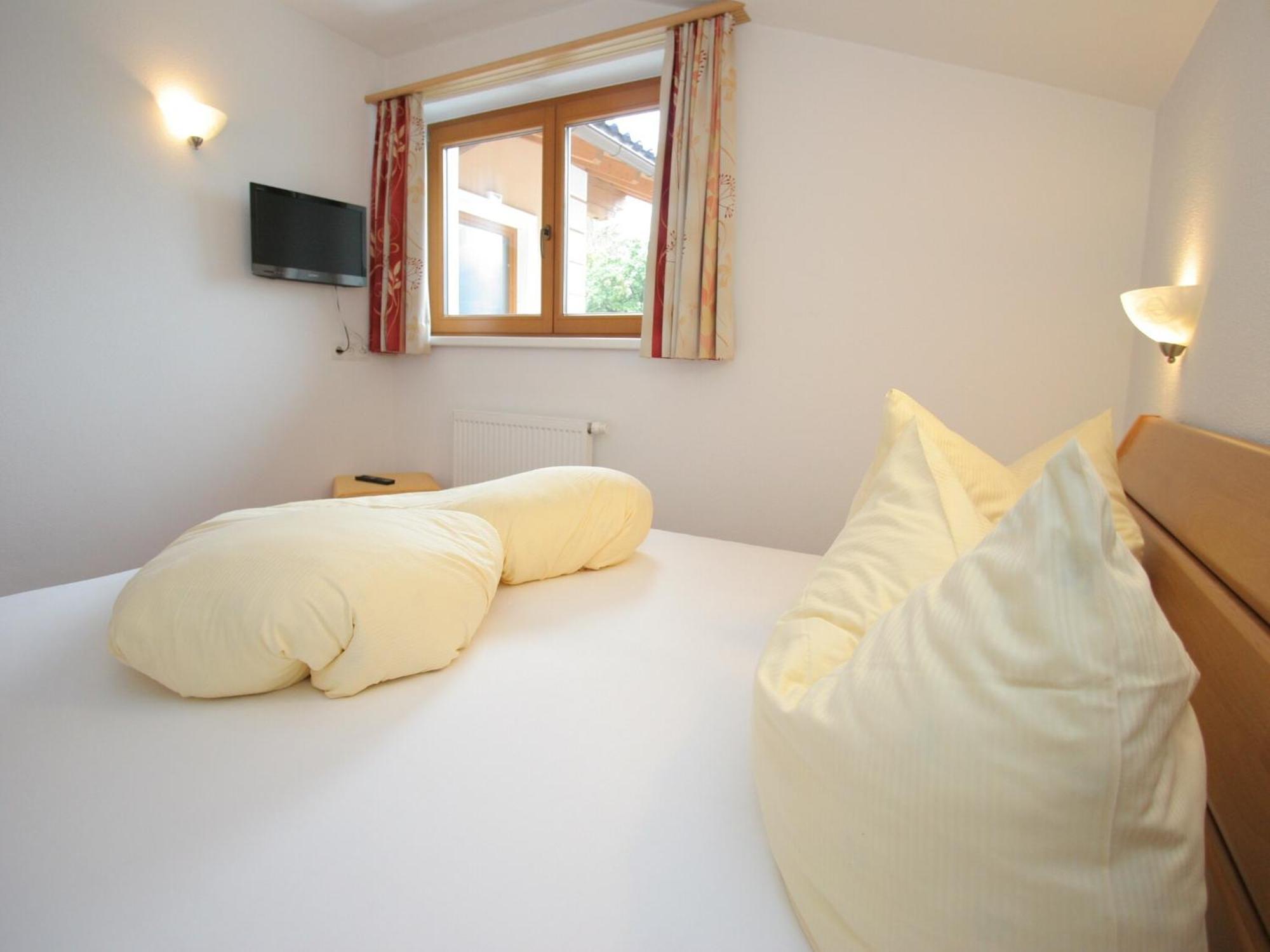 Spacious Apartment In Uderns Near Ski Area ภายนอก รูปภาพ