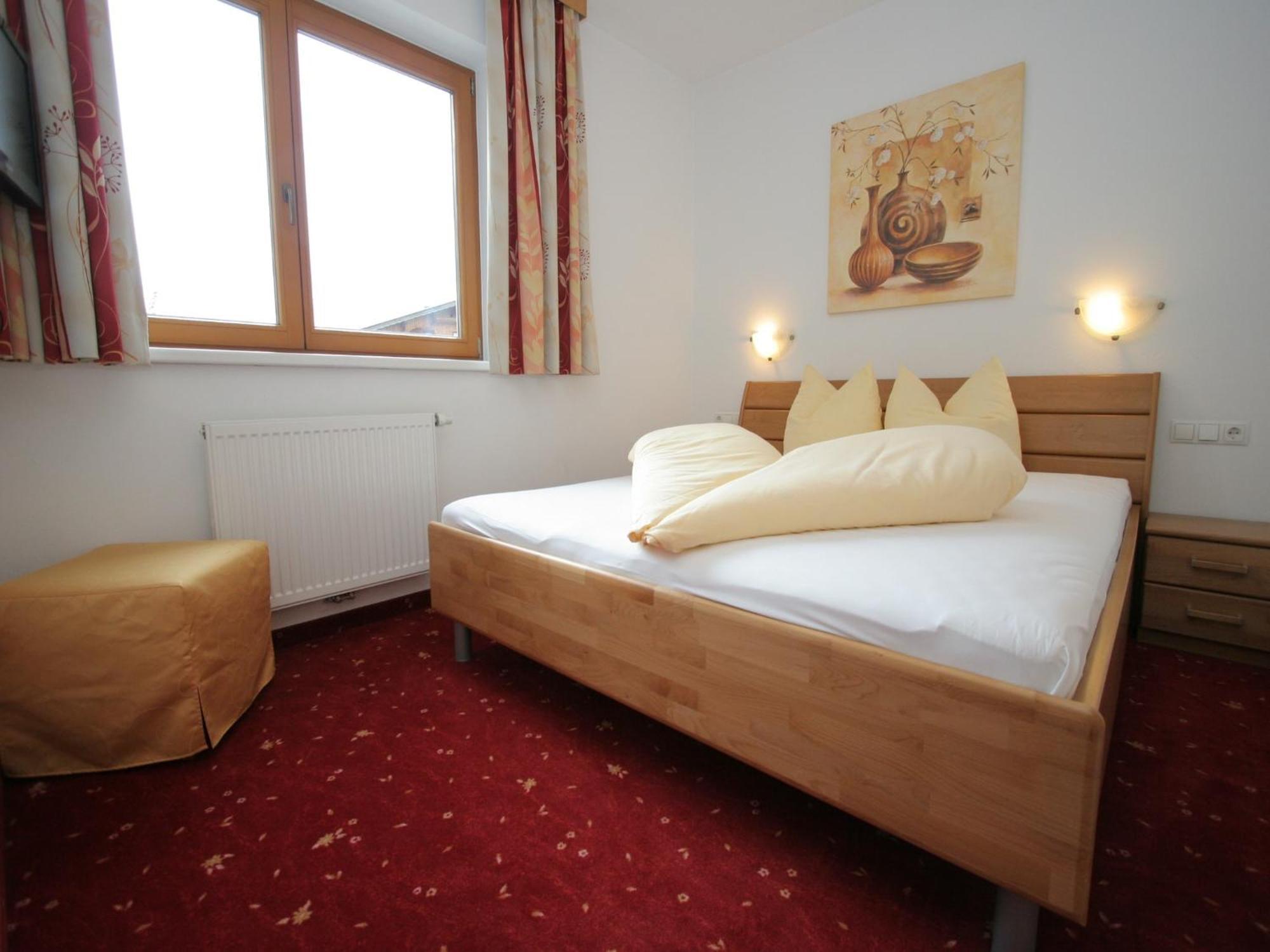 Spacious Apartment In Uderns Near Ski Area ภายนอก รูปภาพ