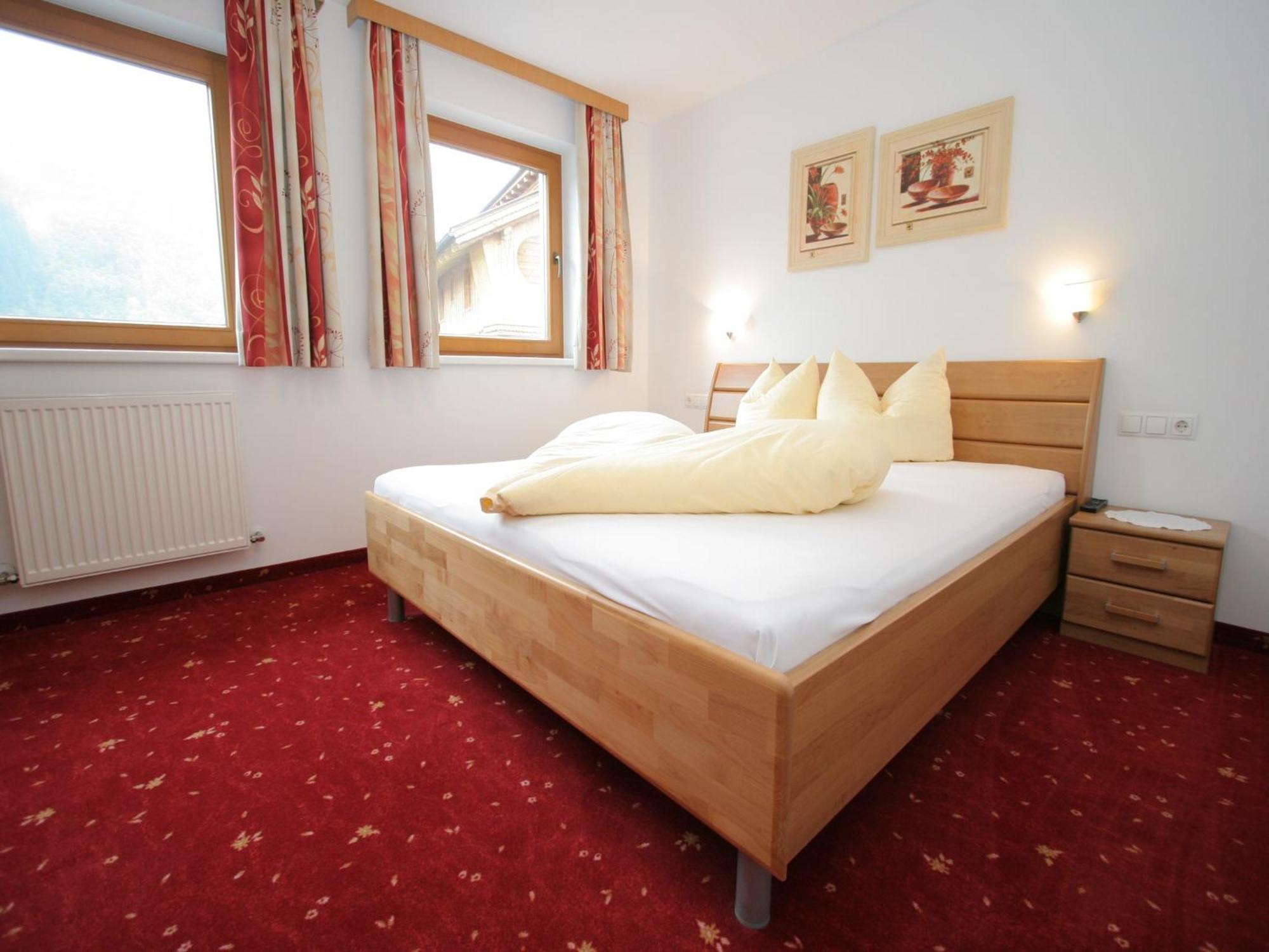 Spacious Apartment In Uderns Near Ski Area ภายนอก รูปภาพ