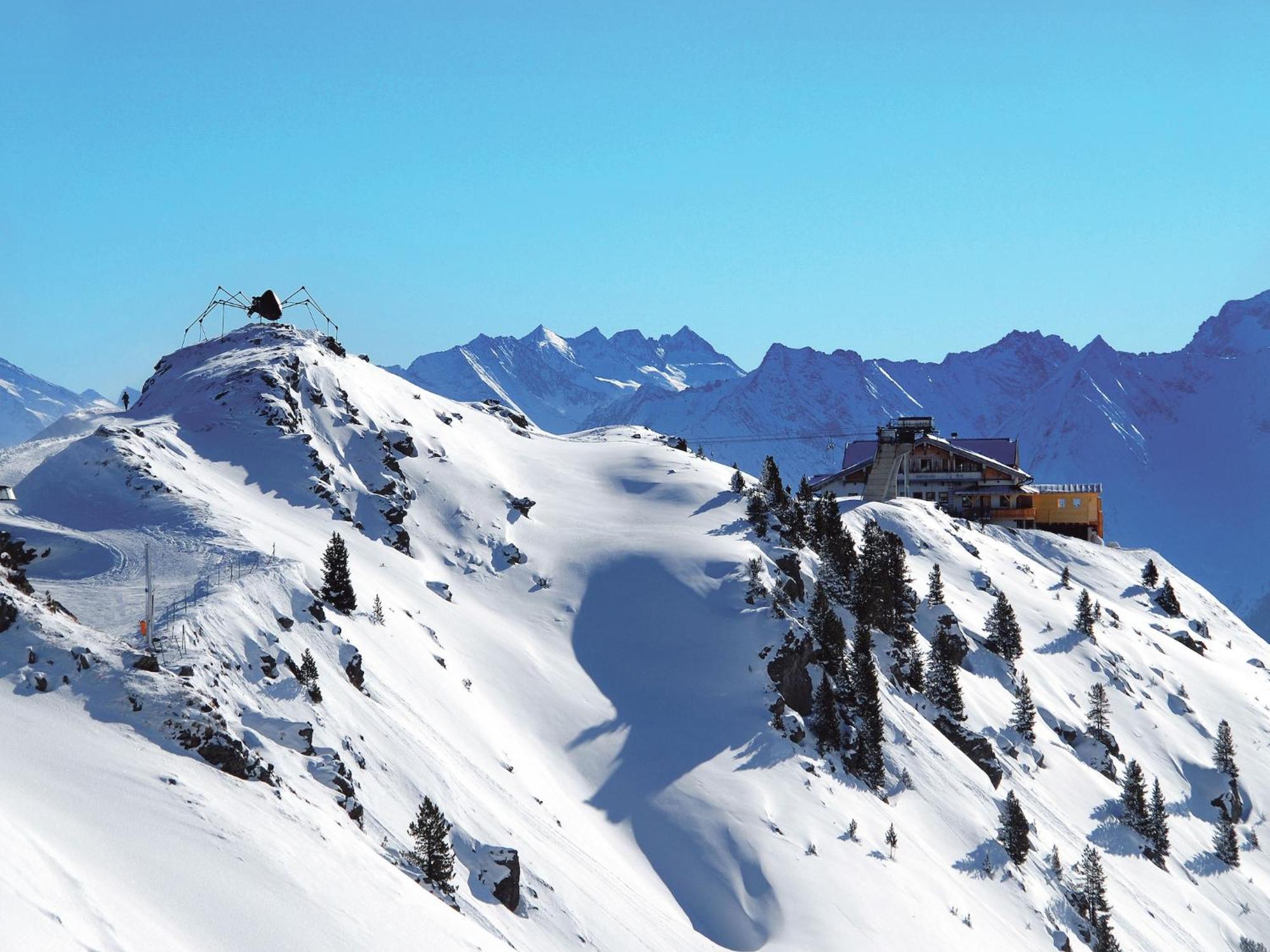 Spacious Apartment In Uderns Near Ski Area ภายนอก รูปภาพ