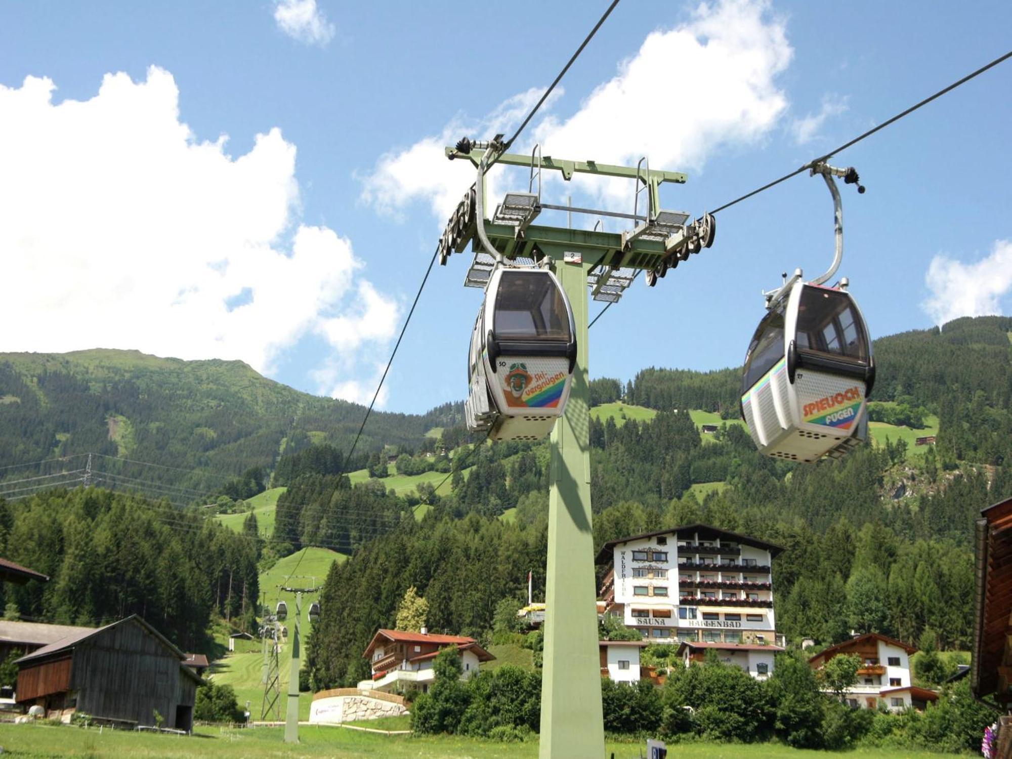 Spacious Apartment In Uderns Near Ski Area ภายนอก รูปภาพ